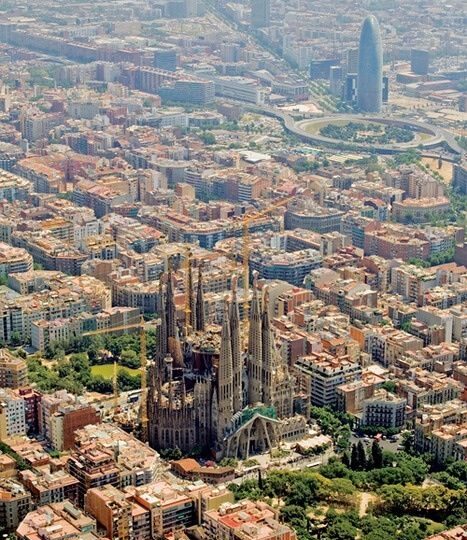 https://educacioncomprometida2026.es/wp-content/uploads/2025/05/Sagrada-Familia-1-467x540.jpg