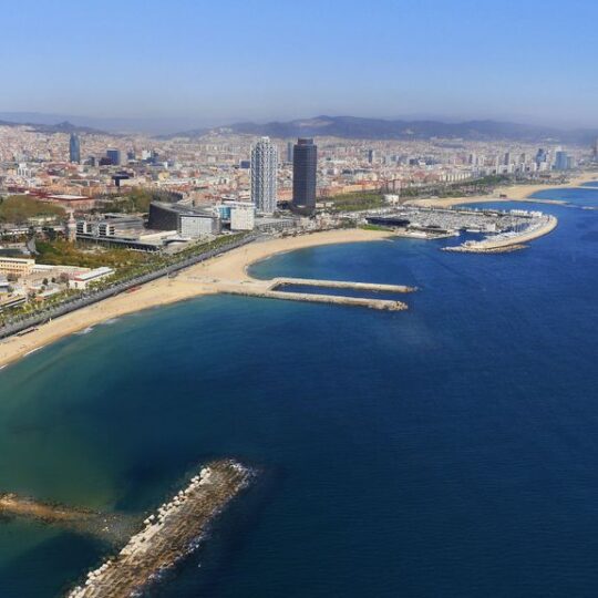 https://educacioncomprometida2026.es/wp-content/uploads/2025/05/vista-panoramica-bcn-540x540.jpg